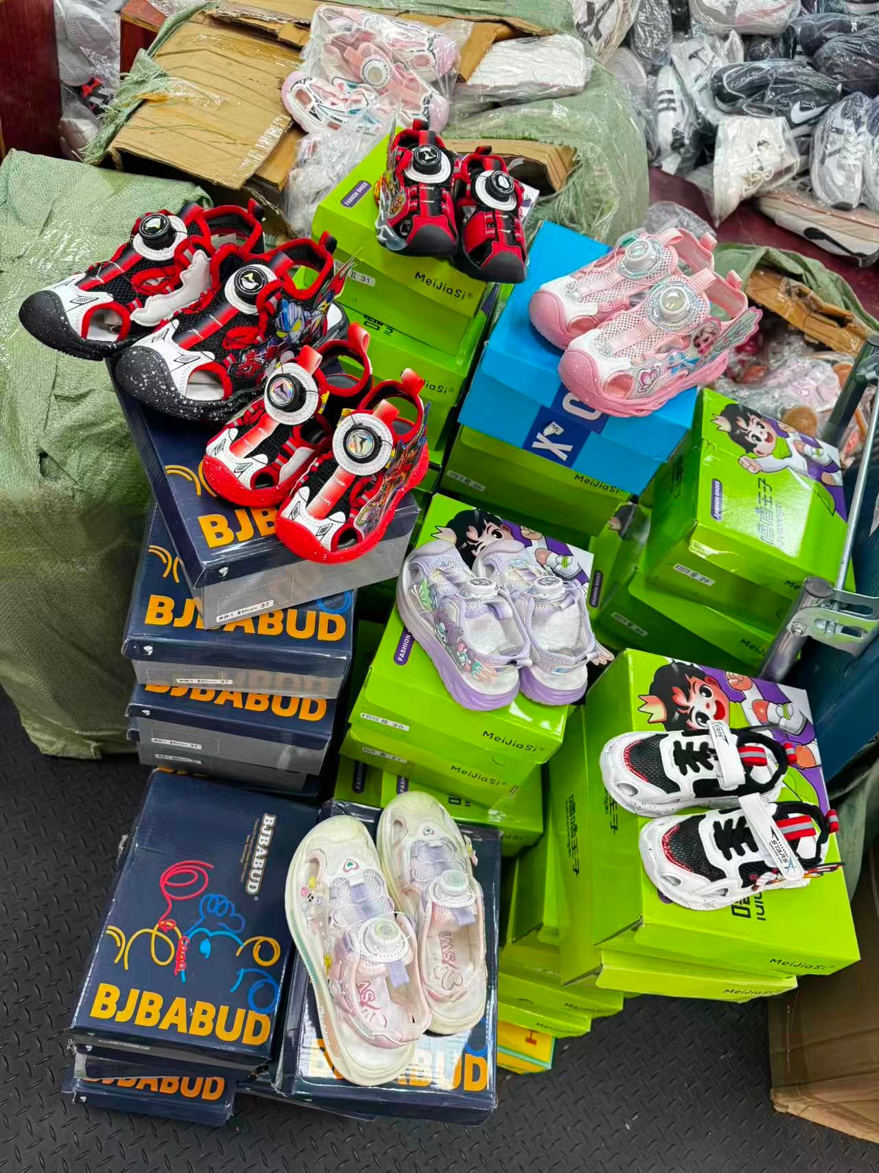 MIX PREMIUM SUMMER SANDALS FOR BOYS AND GIRLS